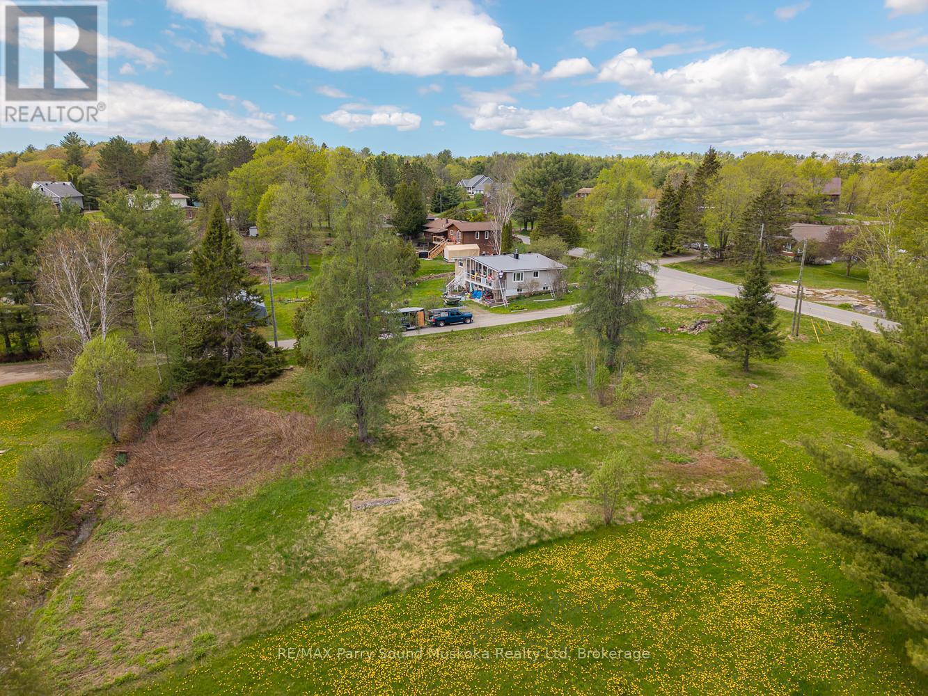 63 Pineridge Drive, Mcdougall, Ontario  P2A 2W9 - Photo 12 - X12565478