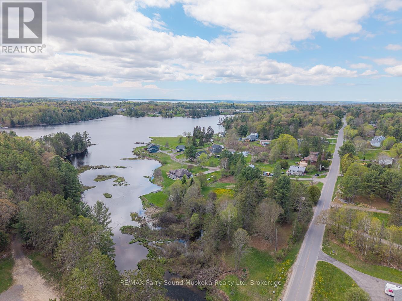 63 Pineridge Drive, Mcdougall, Ontario  P2A 2W9 - Photo 4 - X12565478