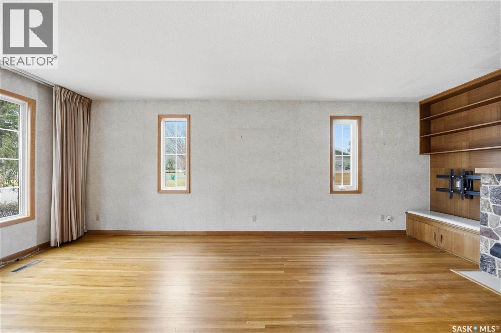 501 Bate Crescent, Saskatoon, Saskatchewan  S7H 3A6 - Photo 3 - SK024374