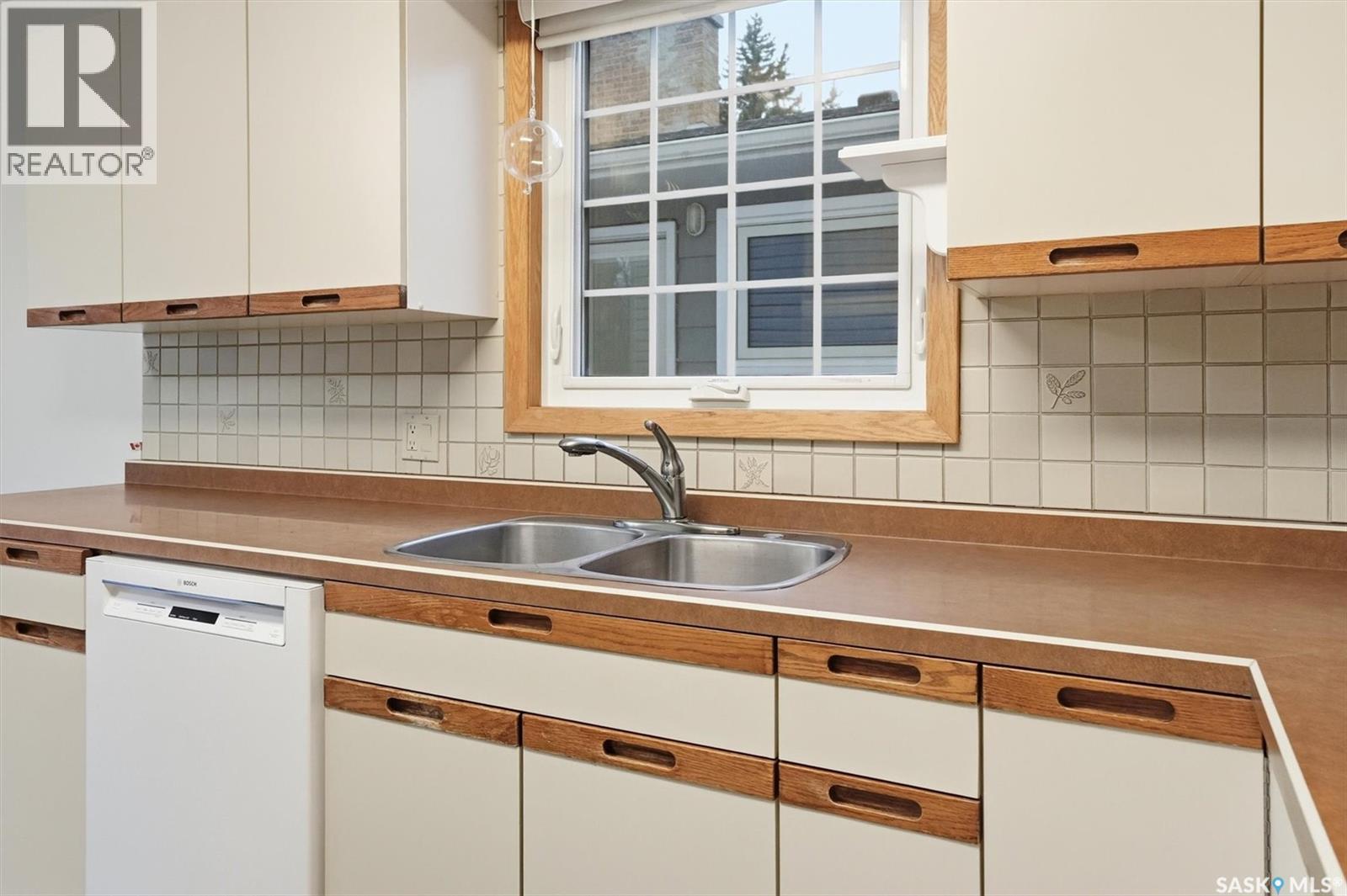 501 Bate Crescent, Saskatoon, Saskatchewan  S7H 3A6 - Photo 7 - SK024374