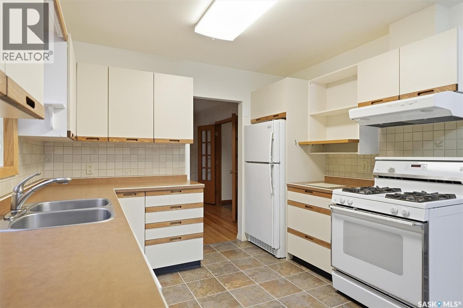 501 Bate Crescent, Saskatoon, Saskatchewan  S7H 3A6 - Photo 9 - SK024374