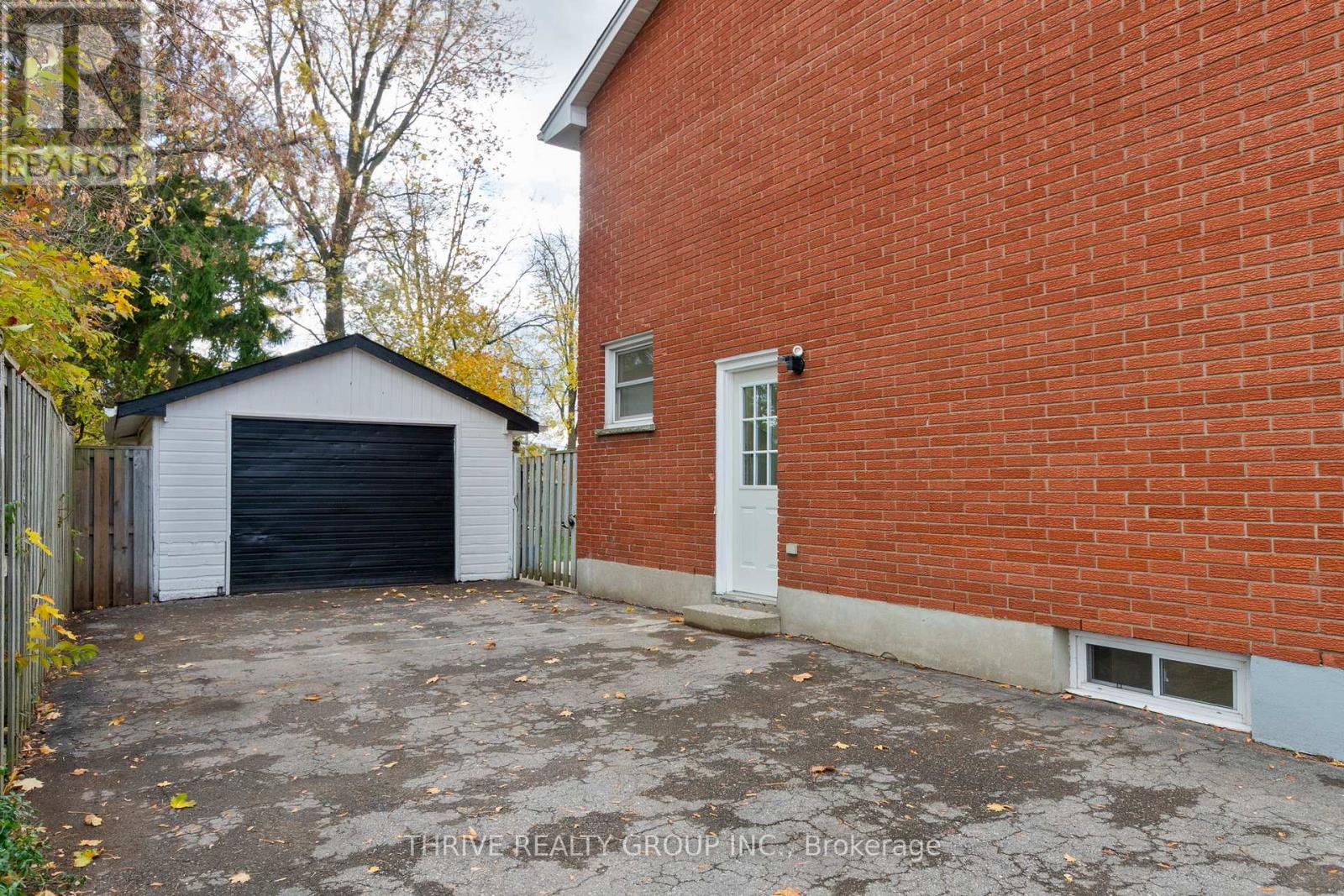 137 Pawnee Road, London East, Ontario  N5V 2T1 - Photo 33 - X12554526