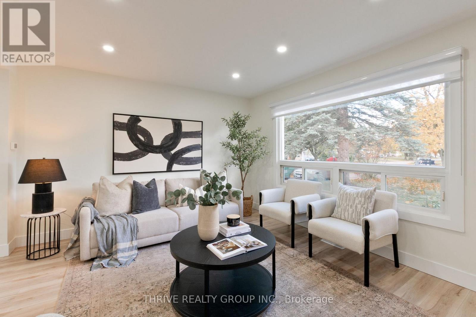 137 Pawnee Road, London East, Ontario  N5V 2T1 - Photo 4 - X12554526