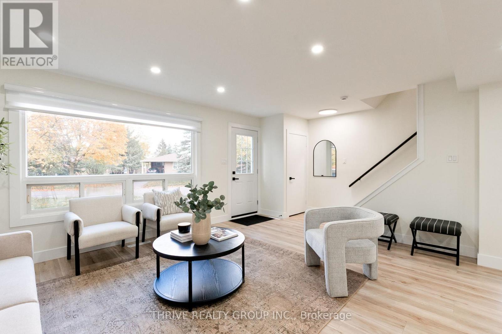 137 Pawnee Road, London East, Ontario  N5V 2T1 - Photo 5 - X12554526