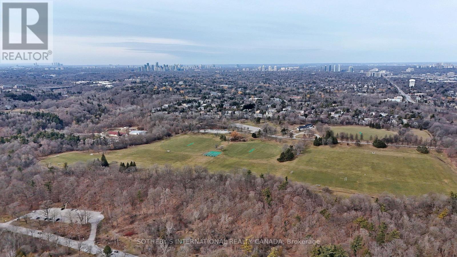 45 Park Lane Circle, Toronto, Ontario  M3C 2N3 - Photo 7 - C12565432