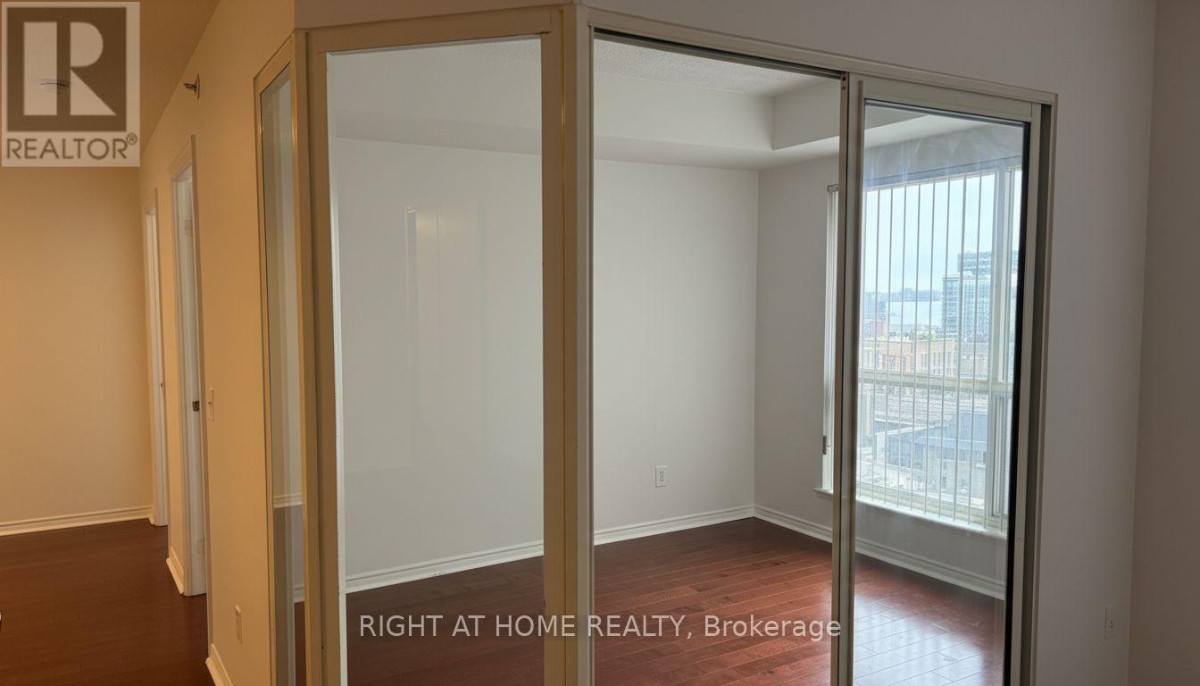 1101 - 25 The Esplanade, Toronto, Ontario  M5E 1W5 - Photo 3 - C12565470