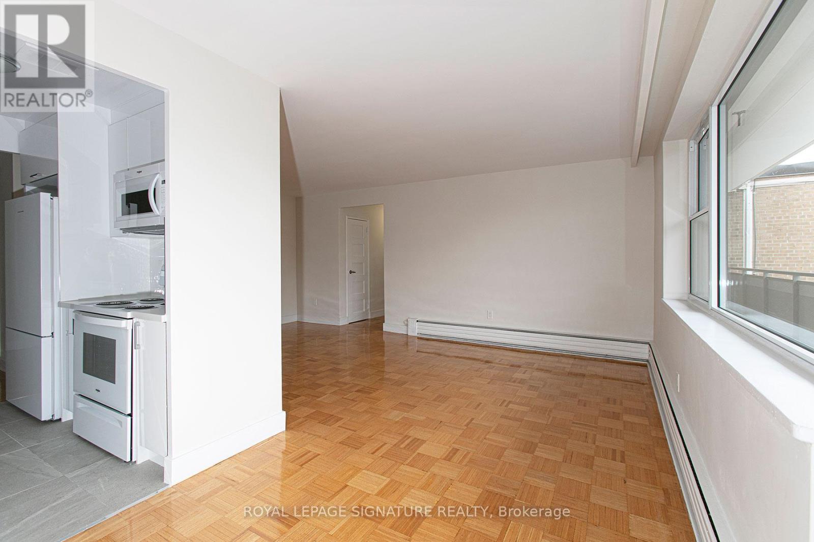 409 - 2 Grandstand Place, Toronto, Ontario  M4H 1E2 - Photo 4 - C12565490