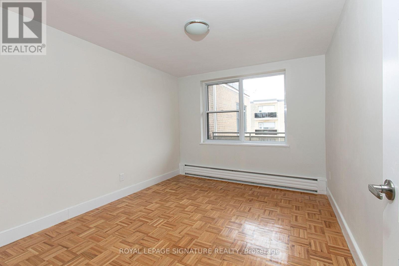 409 - 2 Grandstand Place, Toronto, Ontario  M4H 1E2 - Photo 8 - C12565490
