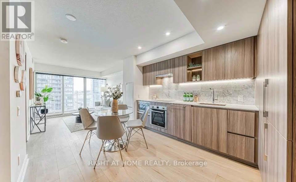 1908 - 17 Bathurst Street, Toronto, Ontario  M6A 2E1 - Photo 13 - C12565494