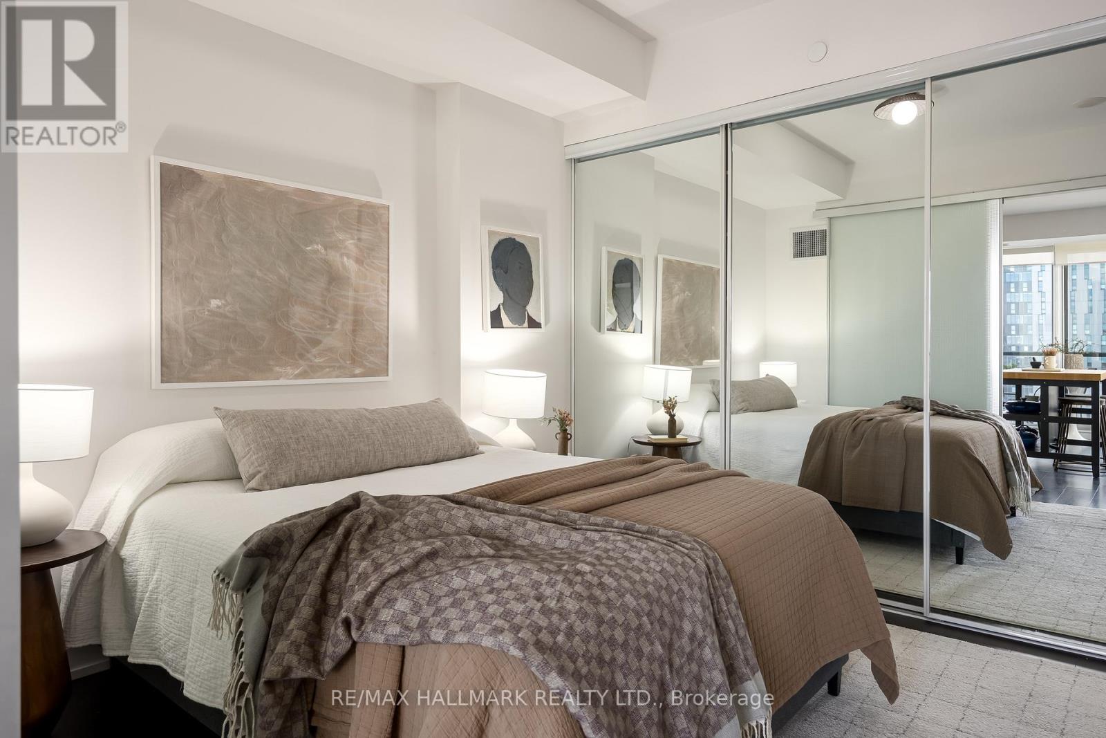 1702 - 297 College Street, Toronto, Ontario  M5T 1S2 - Photo 10 - C12565502