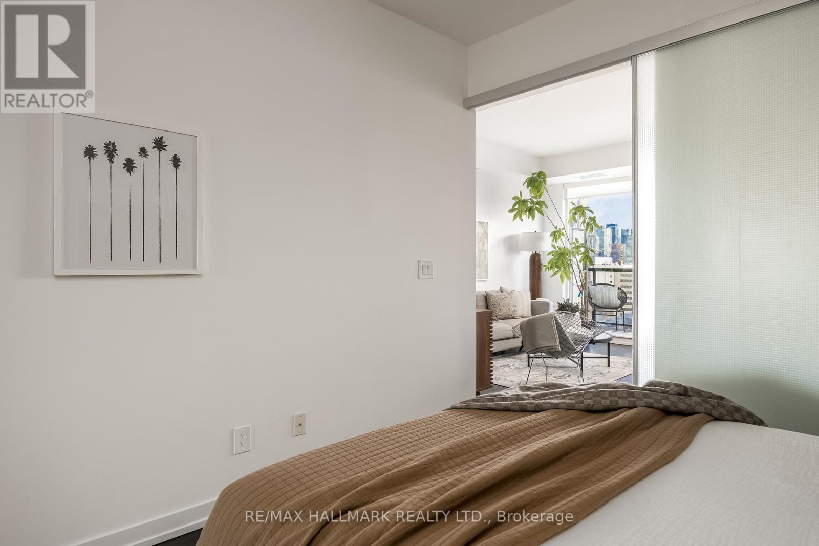 1702 - 297 College Street, Toronto, Ontario  M5T 1S2 - Photo 11 - C12565502