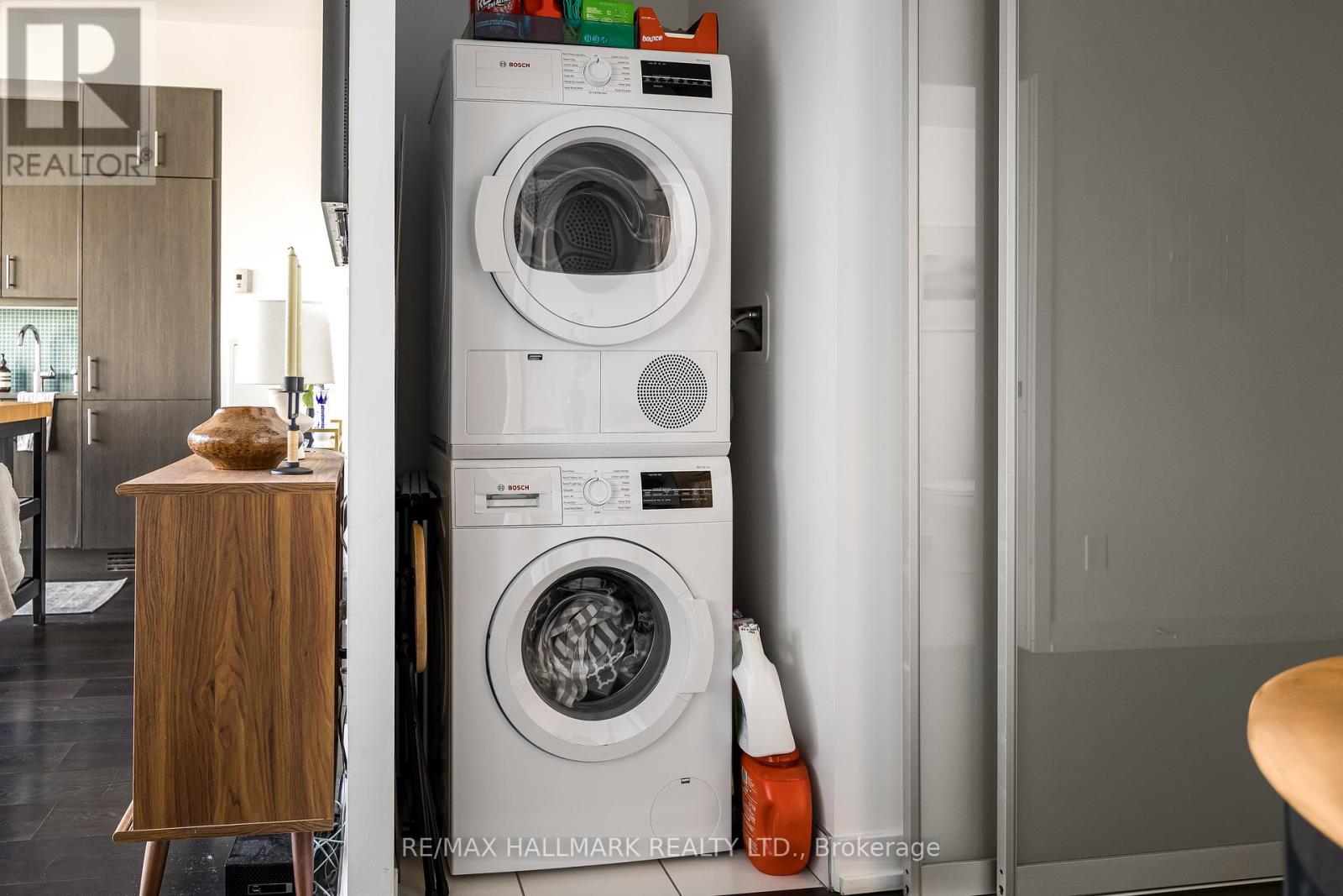 1702 - 297 College Street, Toronto, Ontario  M5T 1S2 - Photo 14 - C12565502