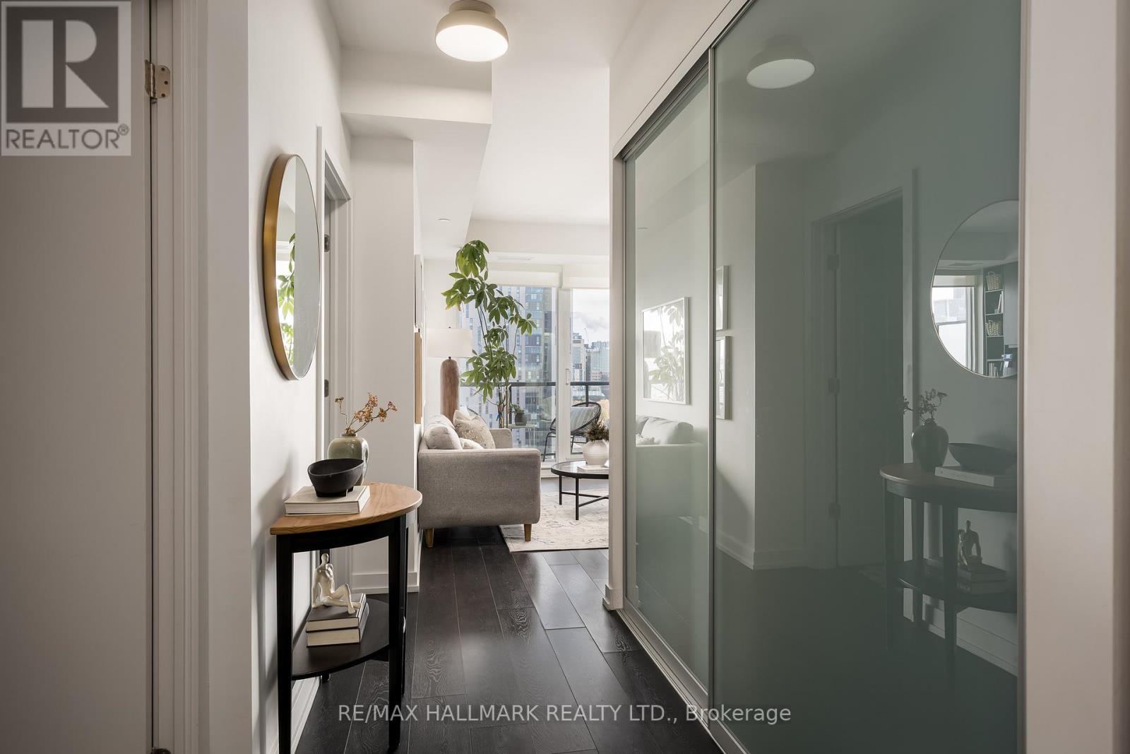 1702 - 297 College Street, Toronto, Ontario  M5T 1S2 - Photo 15 - C12565502