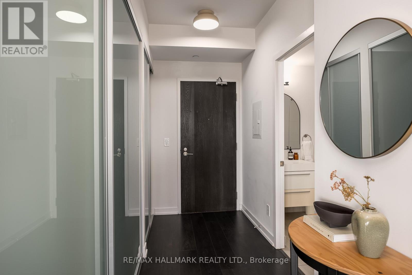 1702 - 297 College Street, Toronto, Ontario  M5T 1S2 - Photo 16 - C12565502