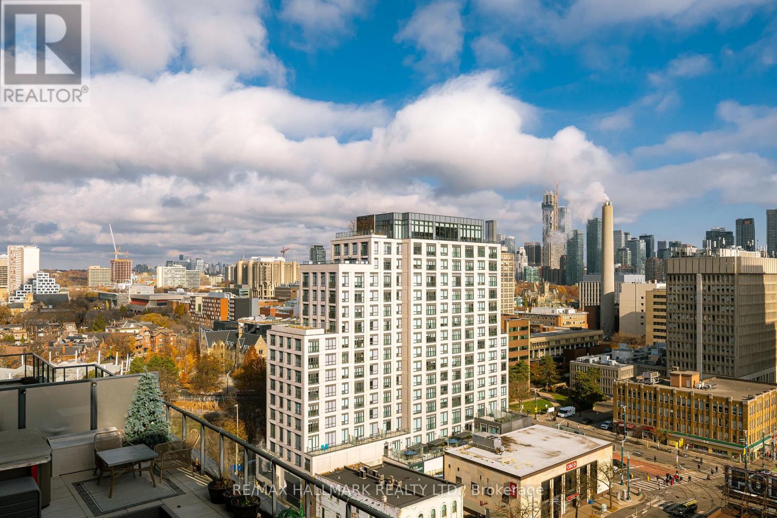 1702 - 297 College Street, Toronto, Ontario  M5T 1S2 - Photo 20 - C12565502