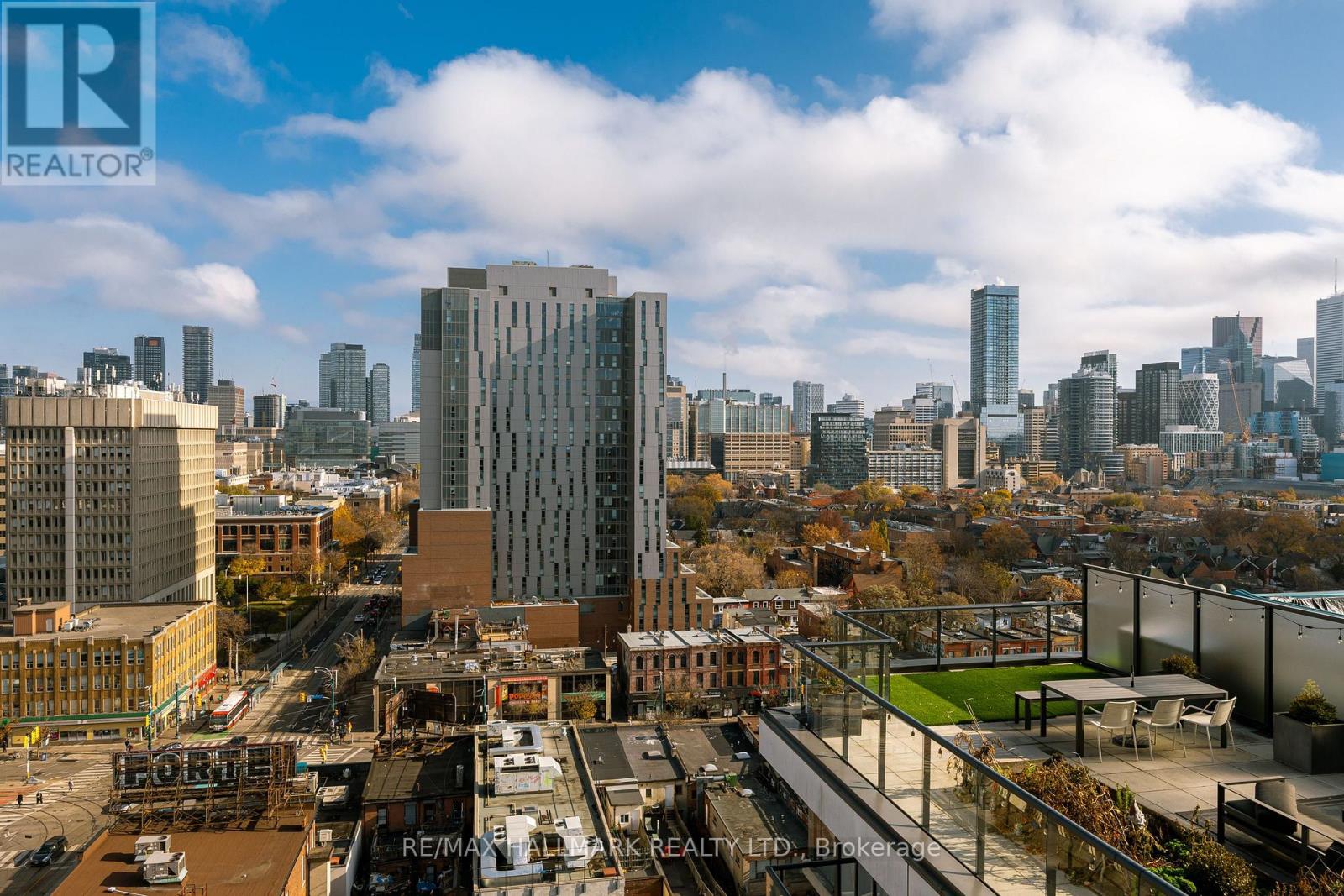 1702 - 297 College Street, Toronto, Ontario  M5T 1S2 - Photo 21 - C12565502