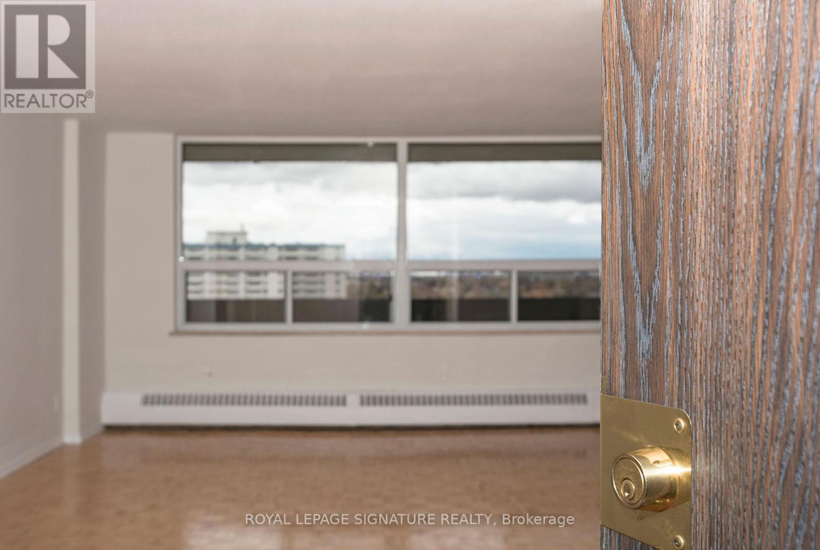 506 - 6200 Bathurst Street, Toronto, Ontario  M2R 2A3 - Photo 3 - C12565506