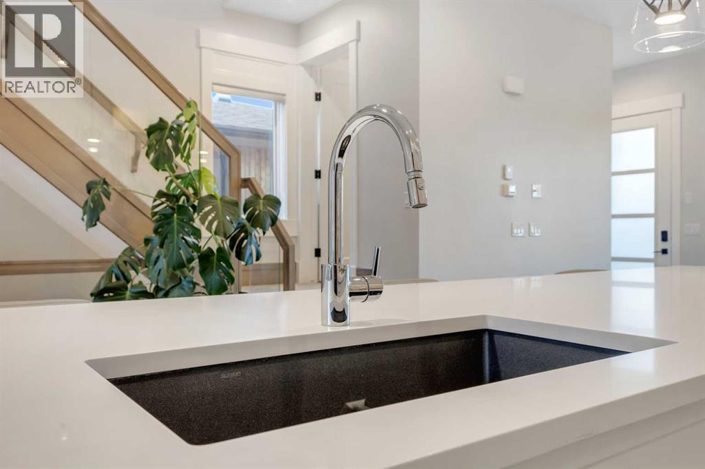 2337 27 Avenue Nw, Calgary, Alberta  T2M 2J8 - Photo 9 - A2266590