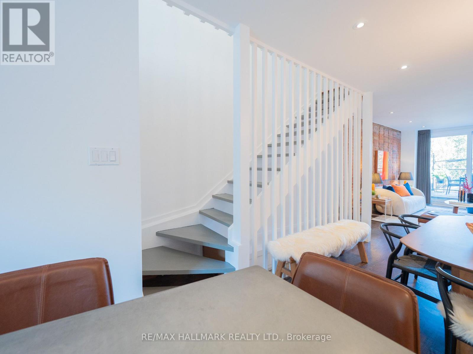 559 Logan Avenue, Toronto, Ontario  M4K 3B6 - Photo 17 - E12565408