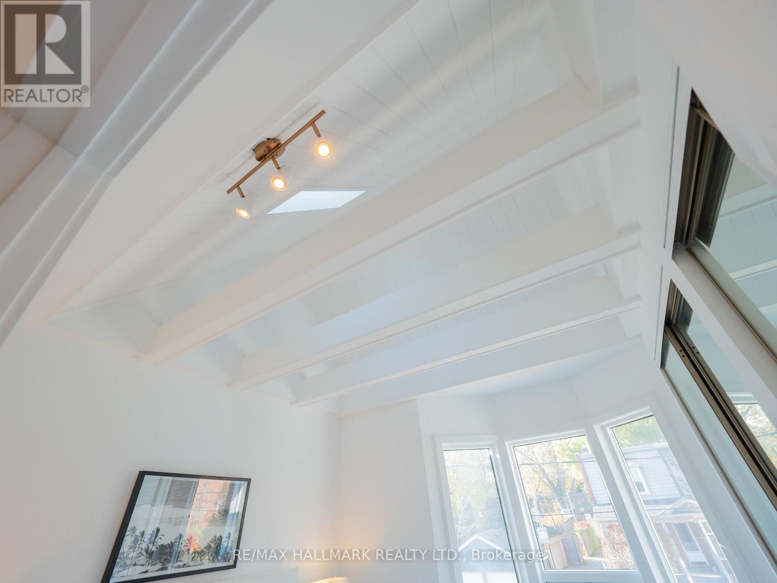 559 Logan Avenue, Toronto, Ontario  M4K 3B6 - Photo 20 - E12565408