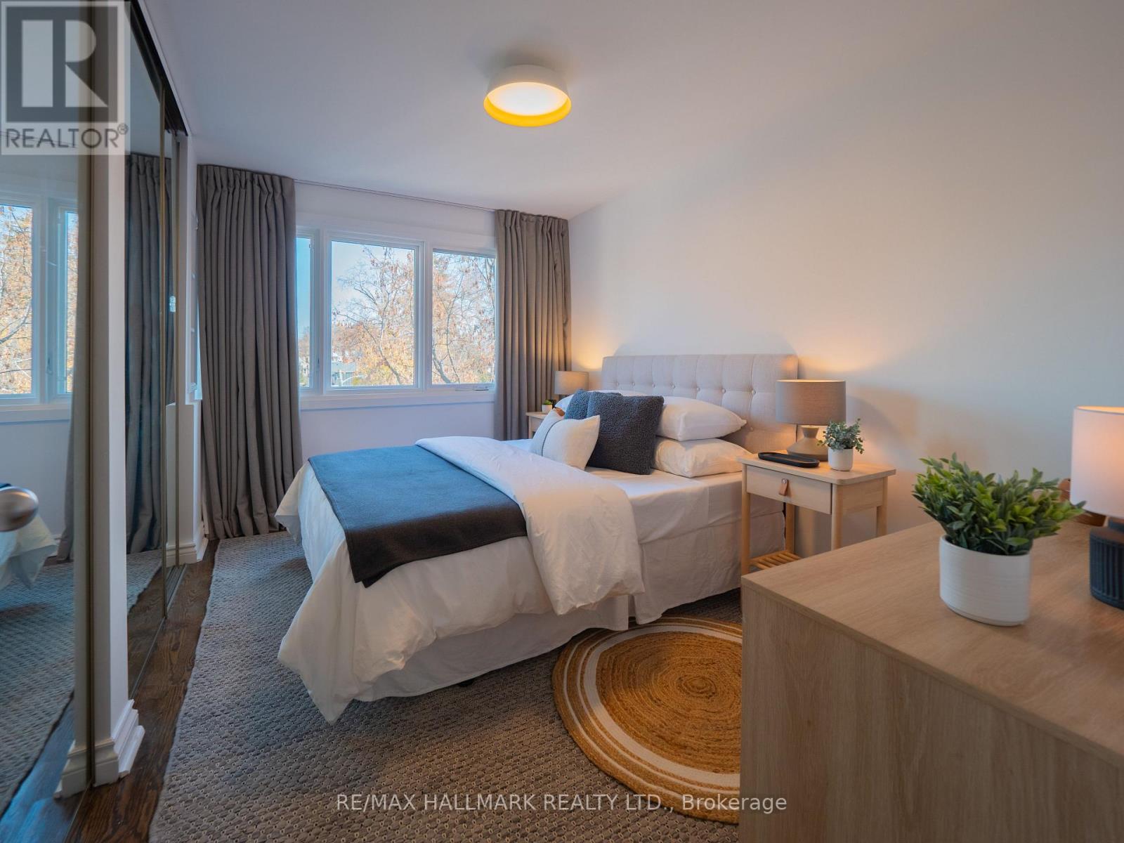 559 Logan Avenue, Toronto, Ontario  M4K 3B6 - Photo 21 - E12565408