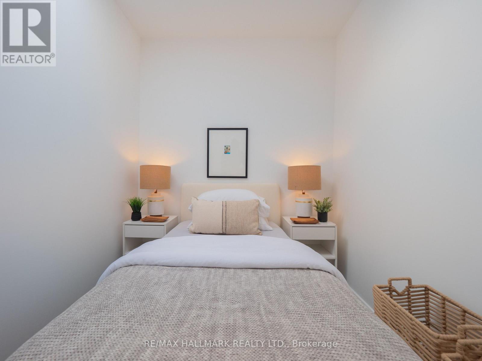 559 Logan Avenue, Toronto, Ontario  M4K 3B6 - Photo 24 - E12565408