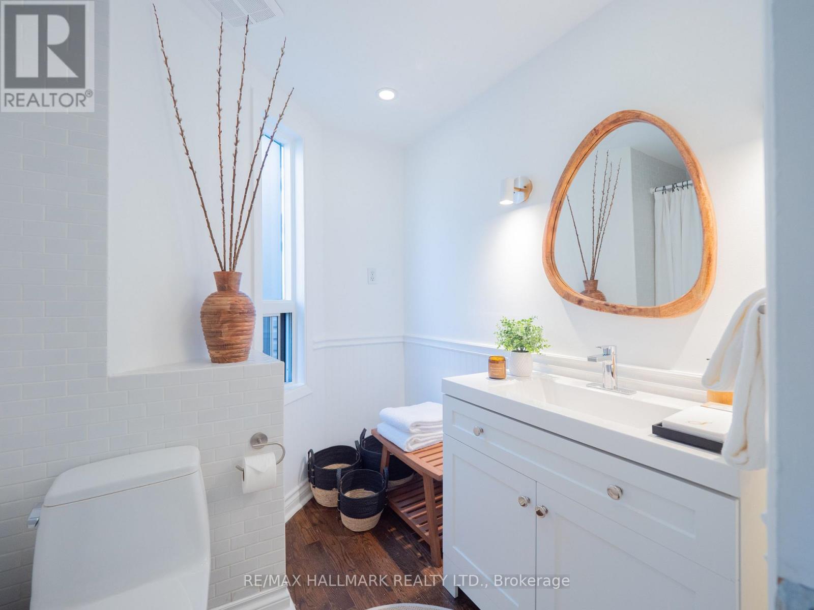 559 Logan Avenue, Toronto, Ontario  M4K 3B6 - Photo 25 - E12565408