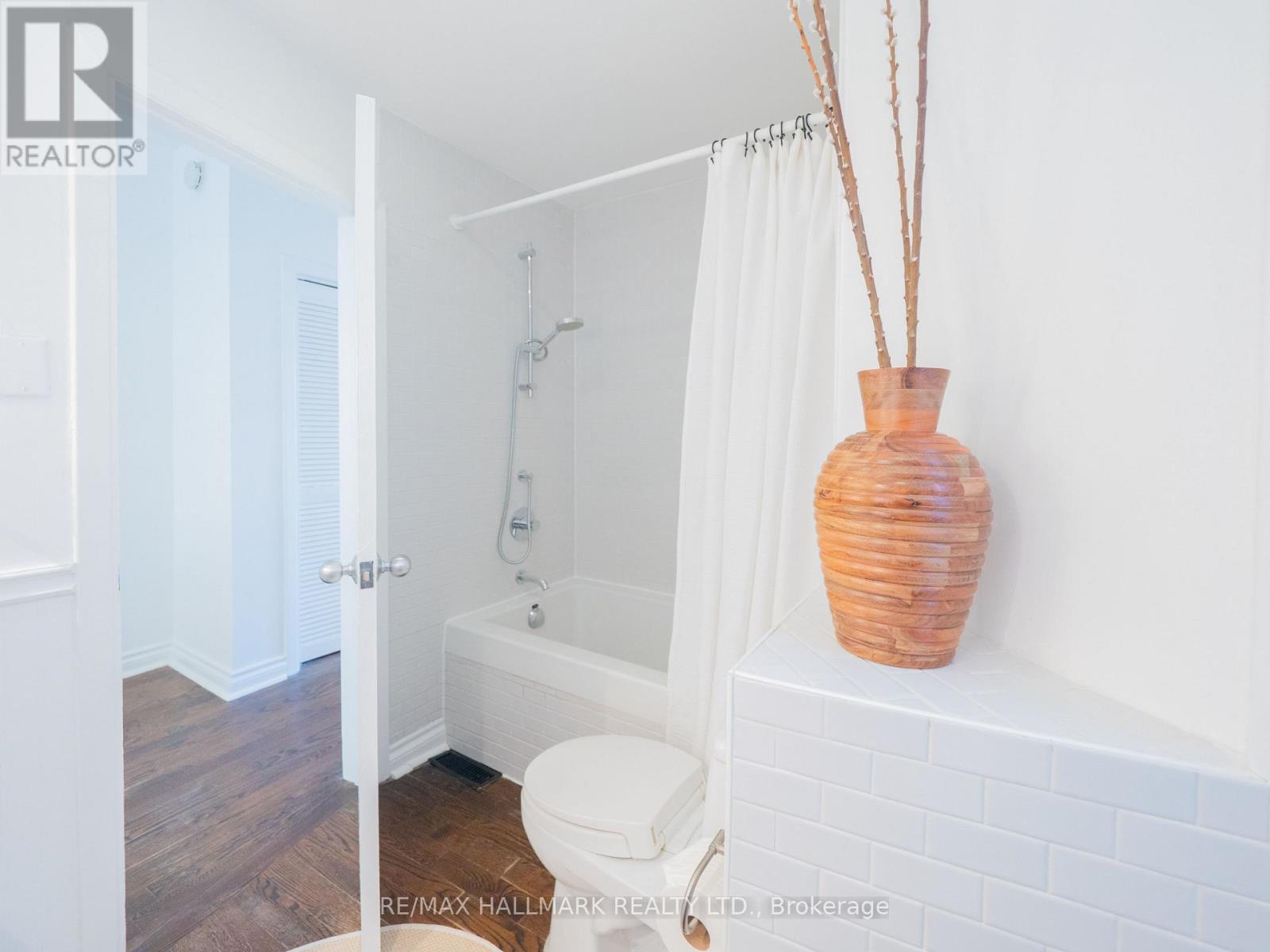 559 Logan Avenue, Toronto, Ontario  M4K 3B6 - Photo 26 - E12565408