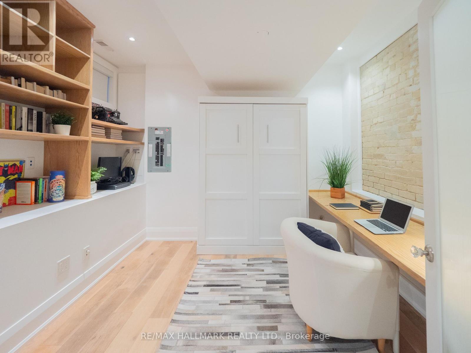 559 Logan Avenue, Toronto, Ontario  M4K 3B6 - Photo 32 - E12565408