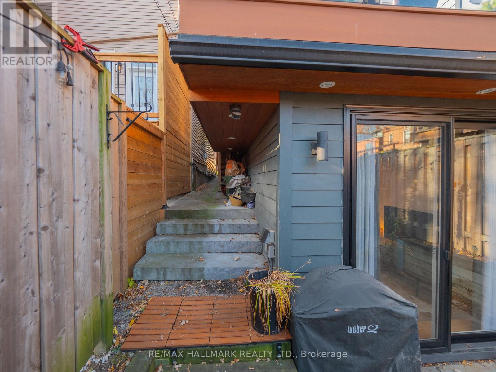 559 Logan Avenue, Toronto, Ontario  M4K 3B6 - Photo 47 - E12565408