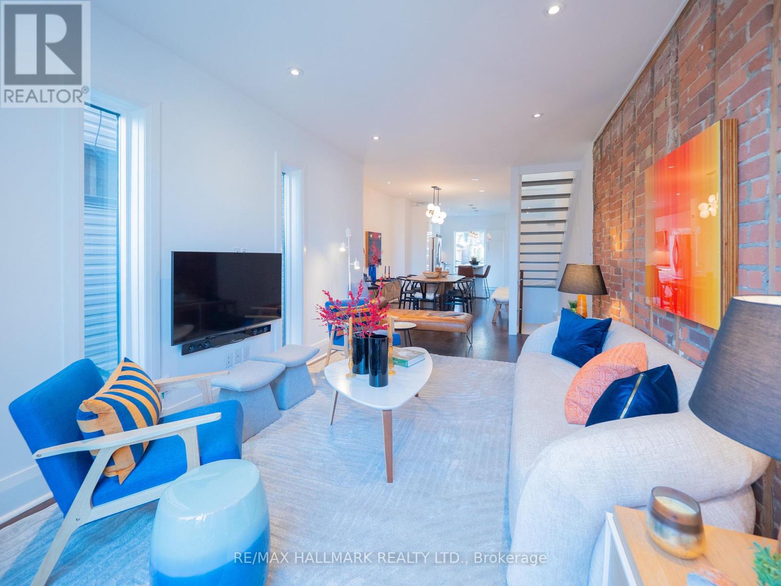 559 Logan Avenue, Toronto, Ontario  M4K 3B6 - Photo 7 - E12565408