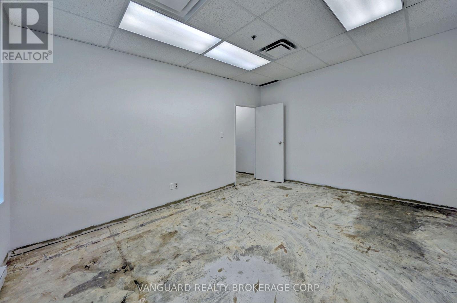 1 - 250 Trowers Road, Vaughan, Ontario  L4L 5Z9 - Photo 13 - N12168950