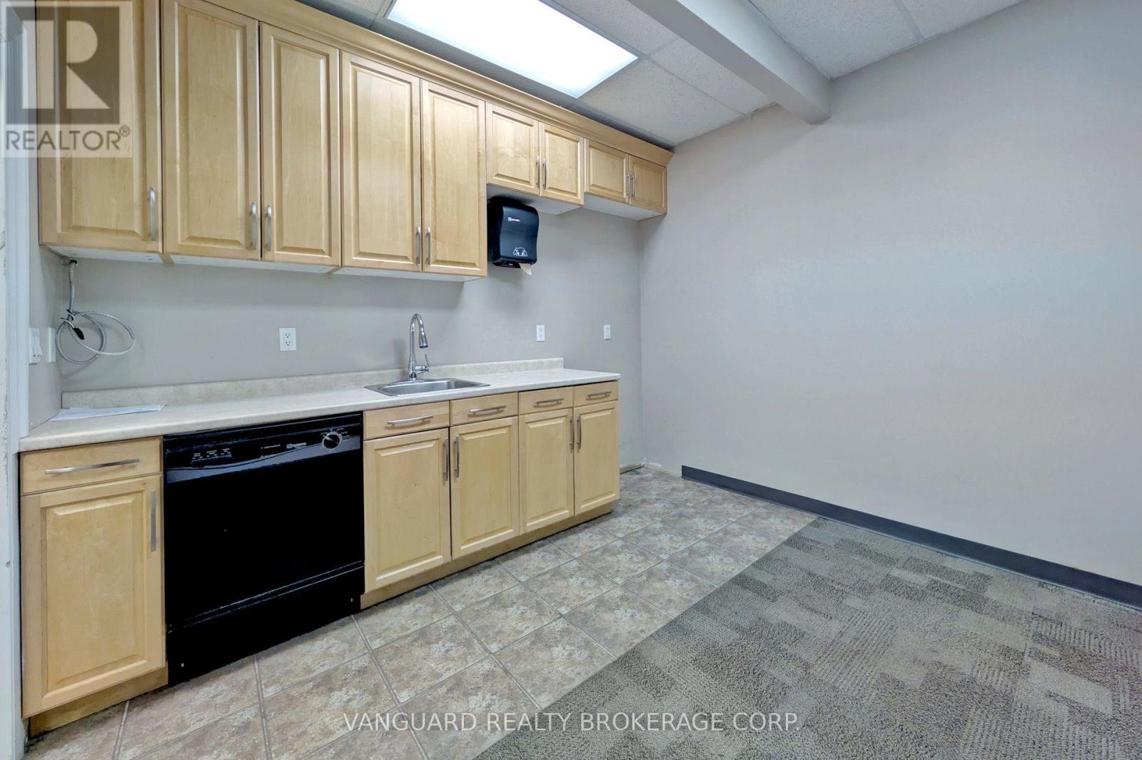 7 - 250 Trowers Road, Vaughan, Ontario  L4L 5Z9 - Photo 24 - N12312699