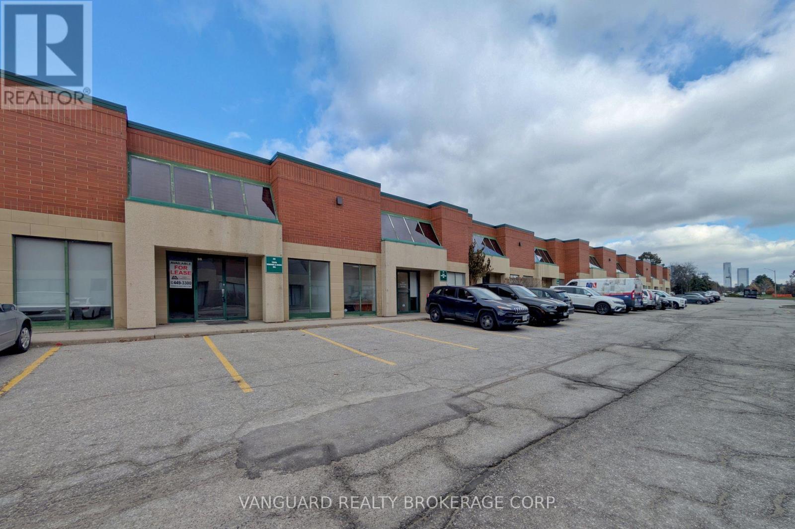 26 - 180 Trowers Road, Vaughan, Ontario  L4L 8A6 - Photo 7 - N12231821