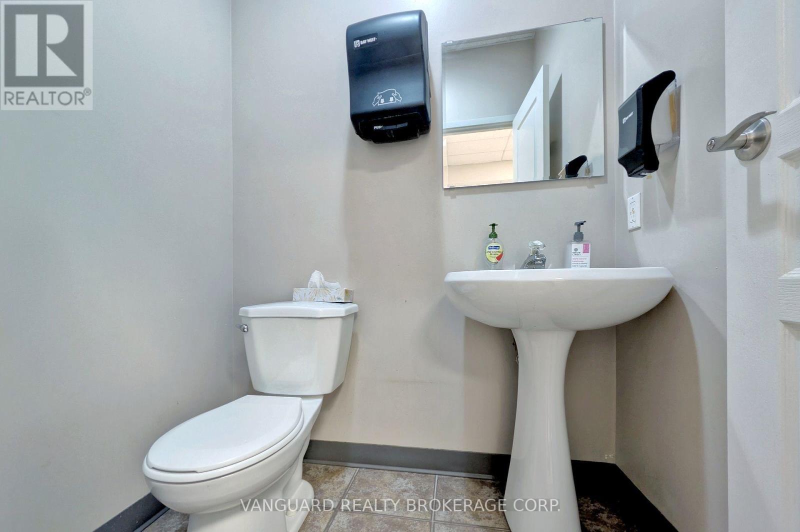 7 - 250 Trowers Road, Vaughan, Ontario  L4L 5Z9 - Photo 34 - N12312699