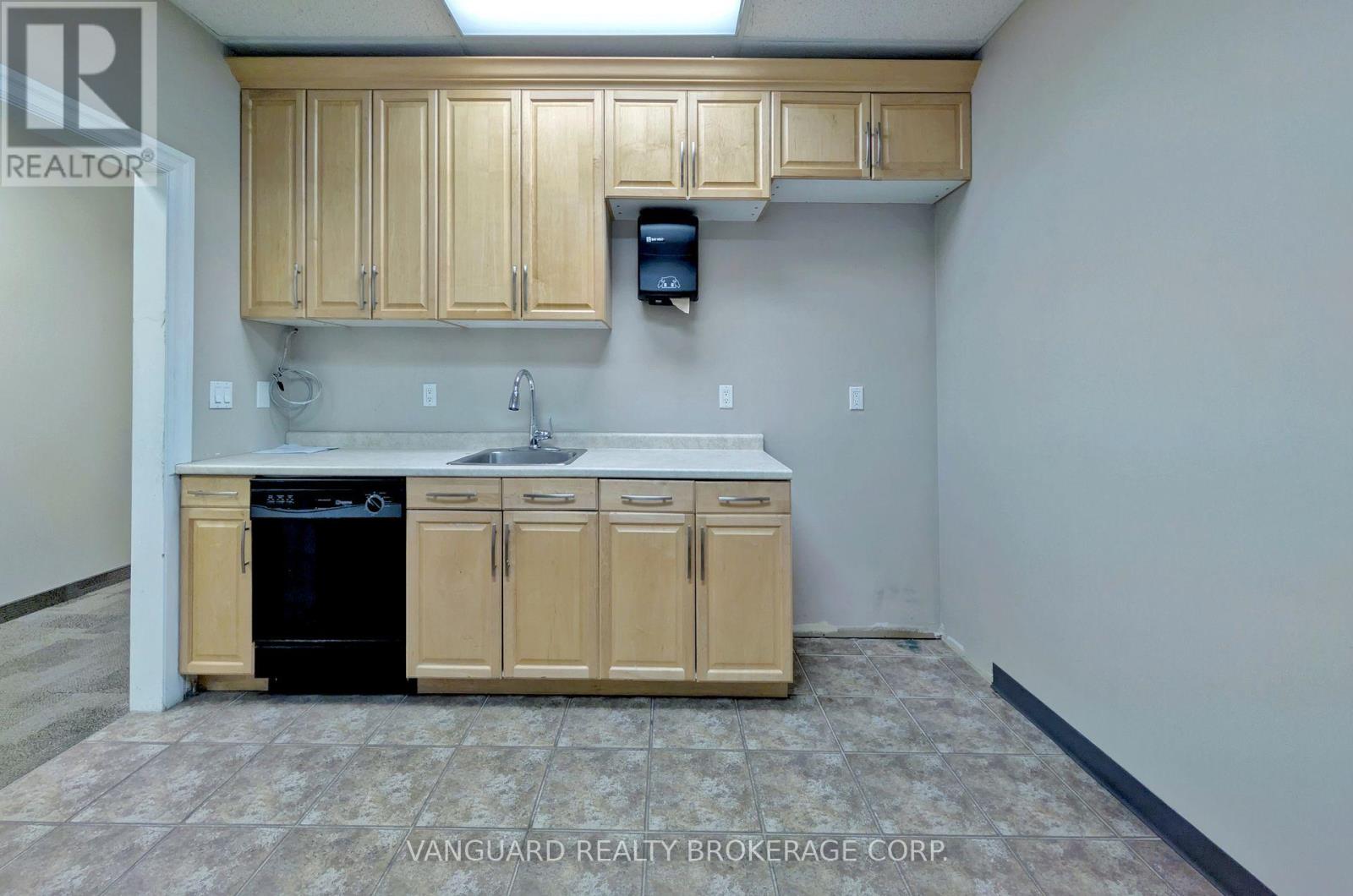 7 - 250 Trowers Road, Vaughan, Ontario  L4L 5Z9 - Photo 25 - N12312699