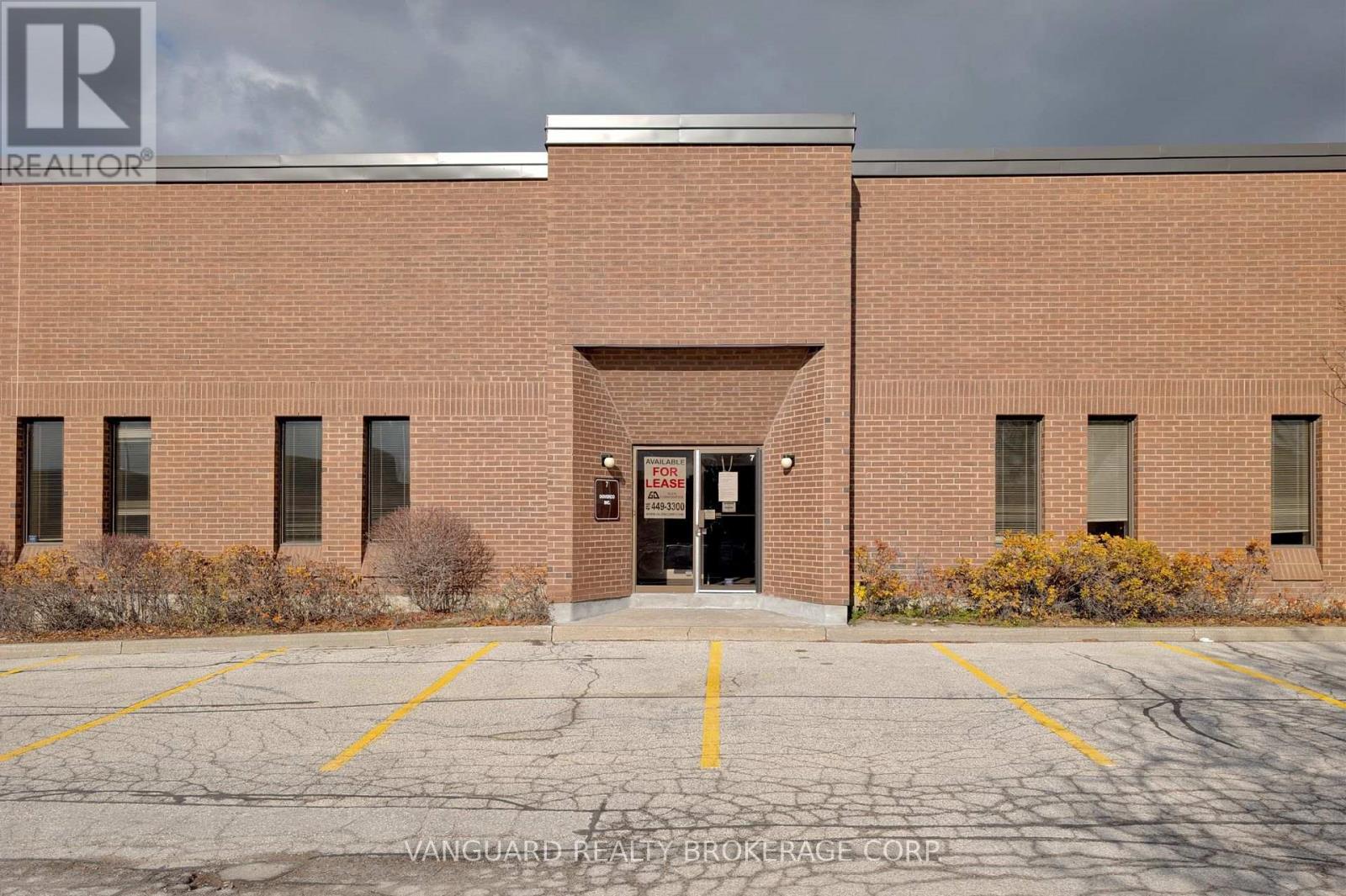 7 - 250 Trowers Road, Vaughan, Ontario  L4L 5Z9 - Photo 5 - N12312699