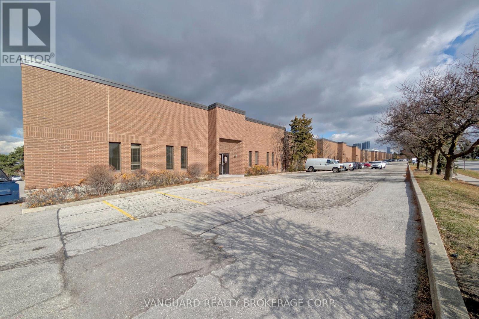 7 - 250 Trowers Road, Vaughan, Ontario  L4L 5Z9 - Photo 6 - N12312699