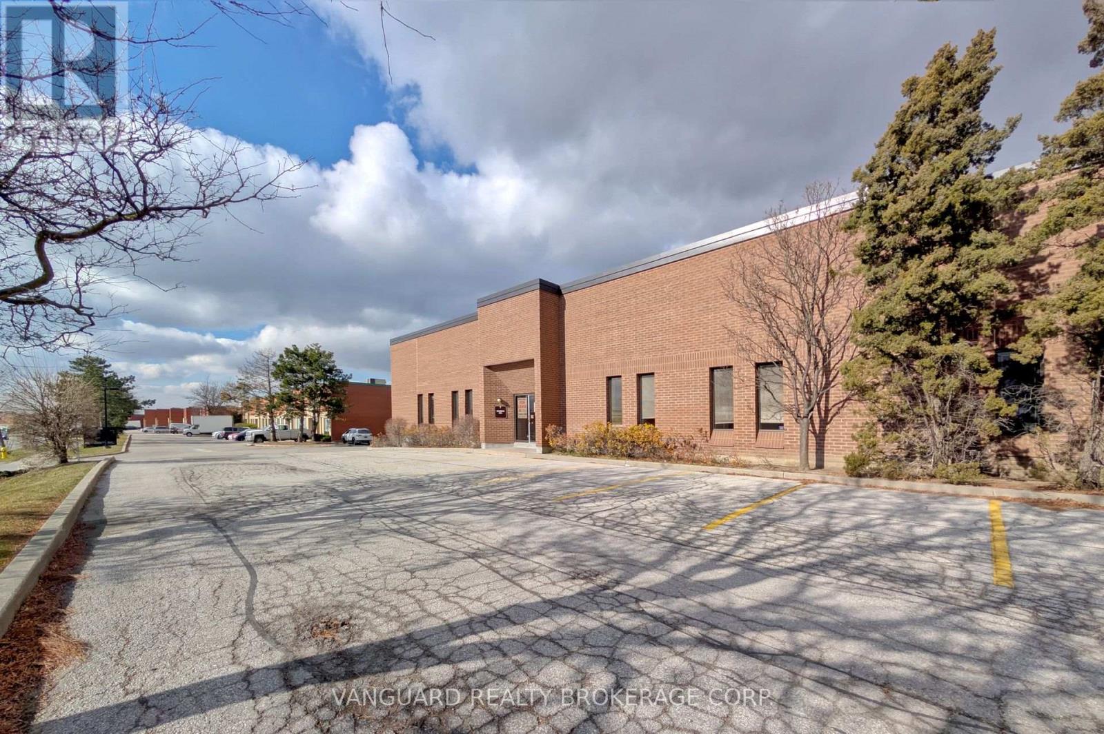 7 - 250 Trowers Road, Vaughan, Ontario  L4L 5Z9 - Photo 7 - N12312699