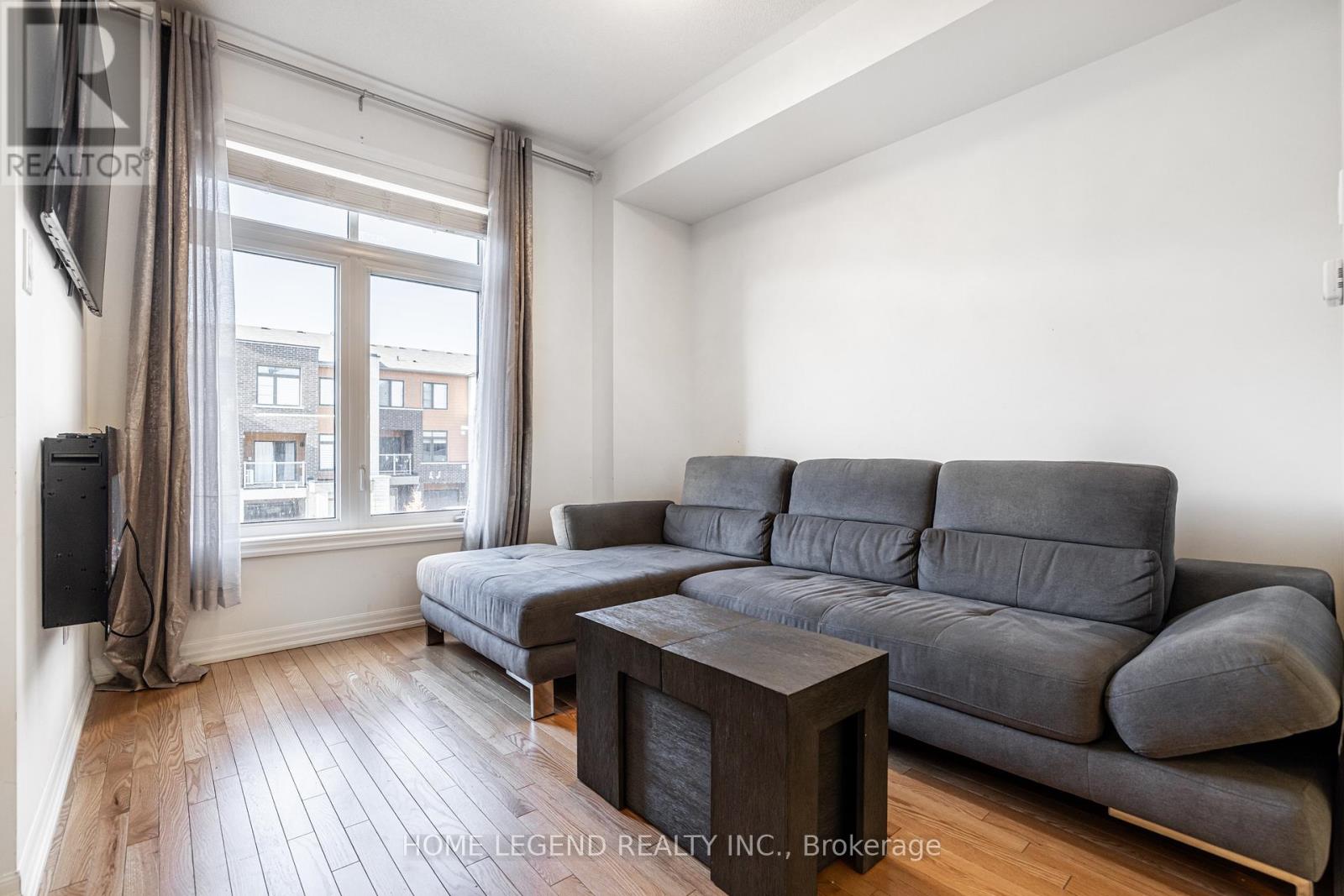 123 Bravo Lane, Newmarket, Ontario  L3X 0L2 - Photo 4 - N12565394