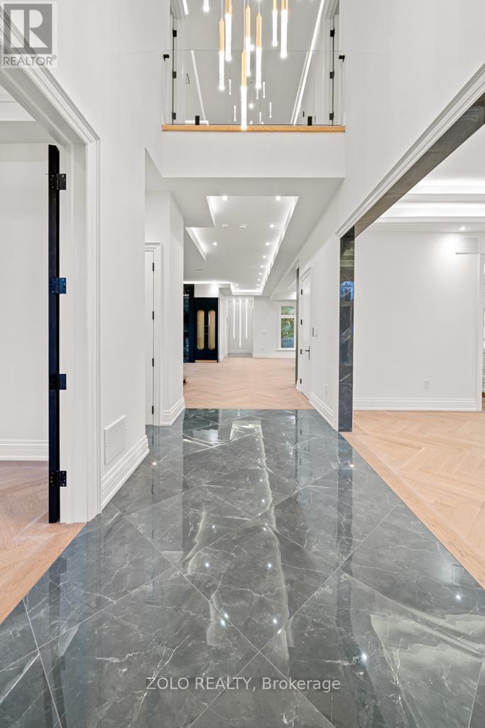 52 Child Drive, Aurora, Ontario  L4G 1Y5 - Photo 6 - N12565442