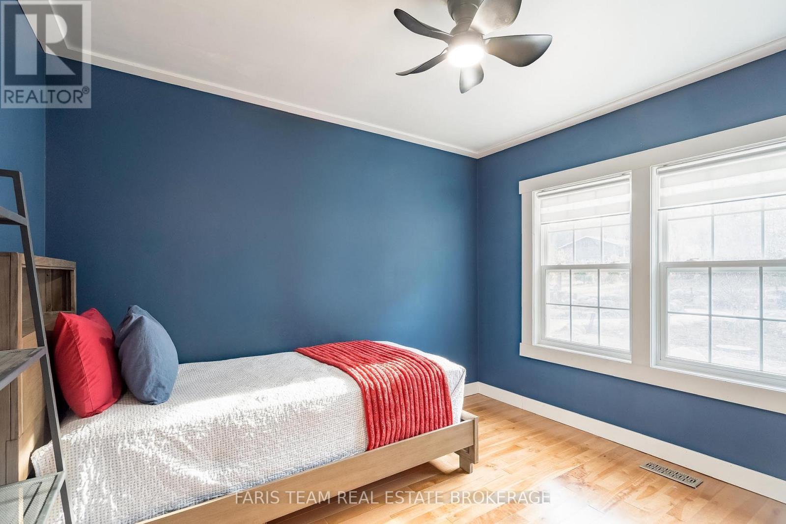 1074 Lafontaine Road, Penetanguishene, Ontario L9M 1P9 - Photo 25 - S12565484