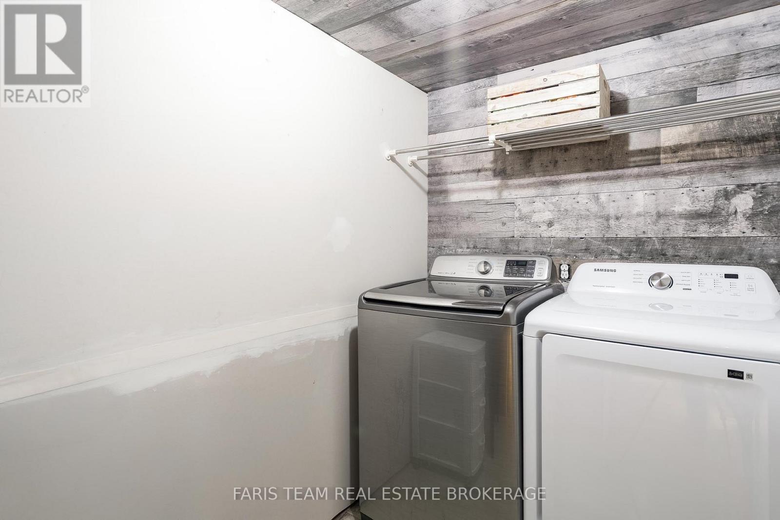 1074 Lafontaine Road, Penetanguishene, Ontario L9M 1P9 - Photo 36 - S12565484