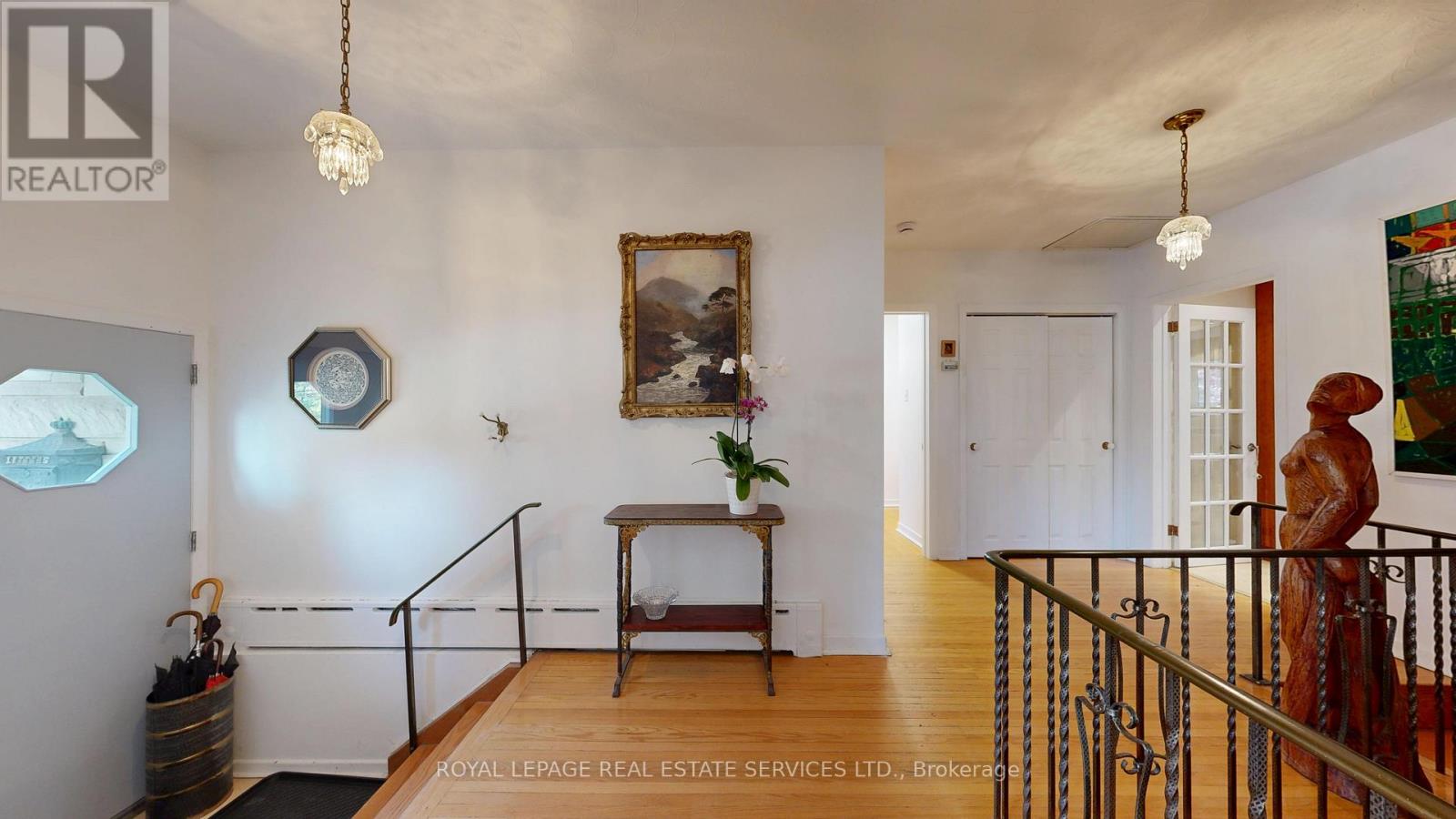 15 Cosmo Road, Toronto, Ontario  M8X 1Z3 - Photo 2 - W12565390