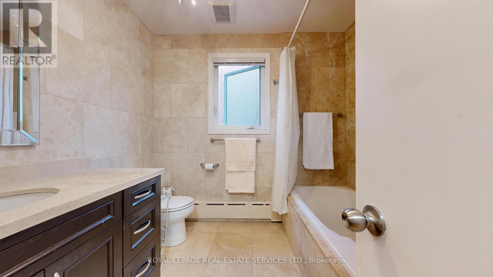 15 Cosmo Road, Toronto, Ontario  M8X 1Z3 - Photo 28 - W12565390