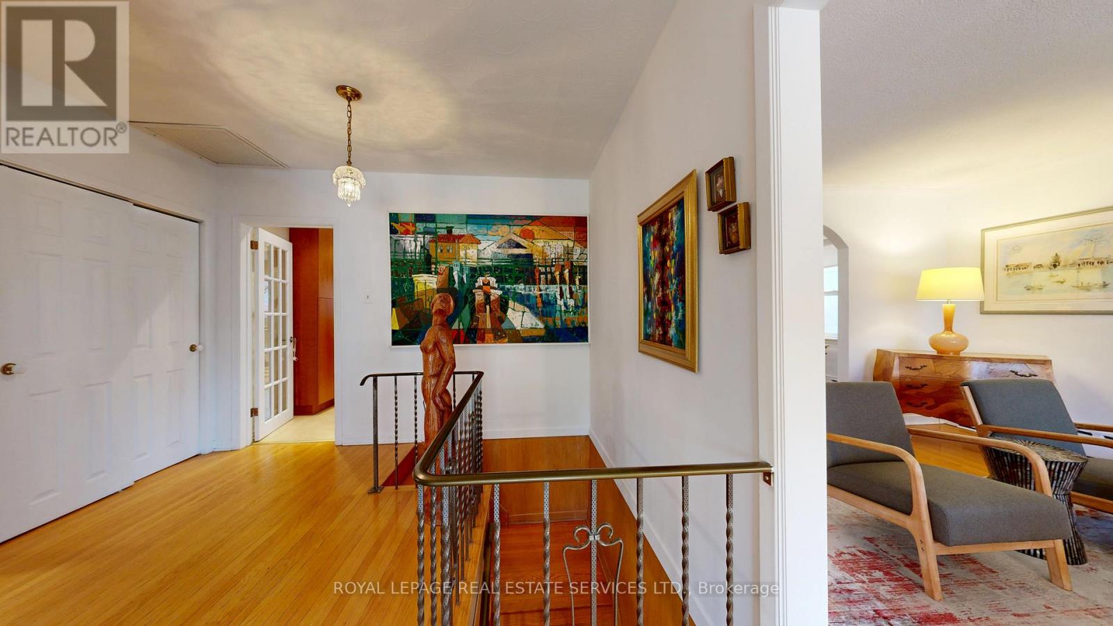 15 Cosmo Road, Toronto, Ontario  M8X 1Z3 - Photo 3 - W12565390