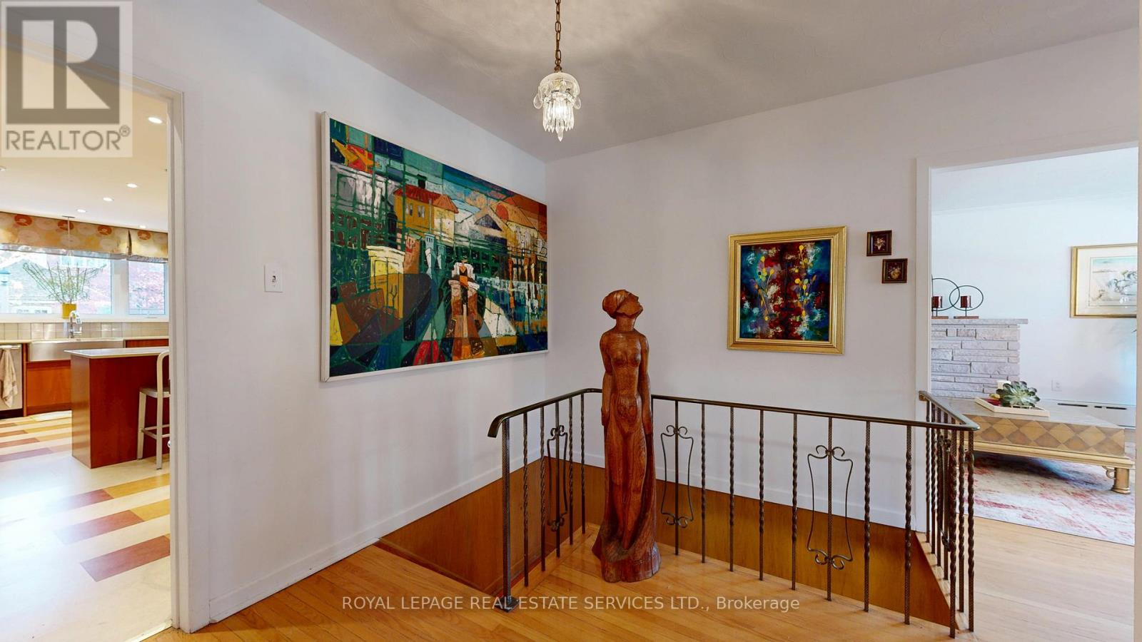 15 Cosmo Road, Toronto, Ontario  M8X 1Z3 - Photo 4 - W12565390