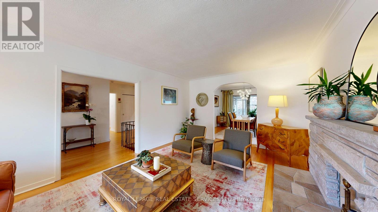 15 Cosmo Road, Toronto, Ontario  M8X 1Z3 - Photo 6 - W12565390