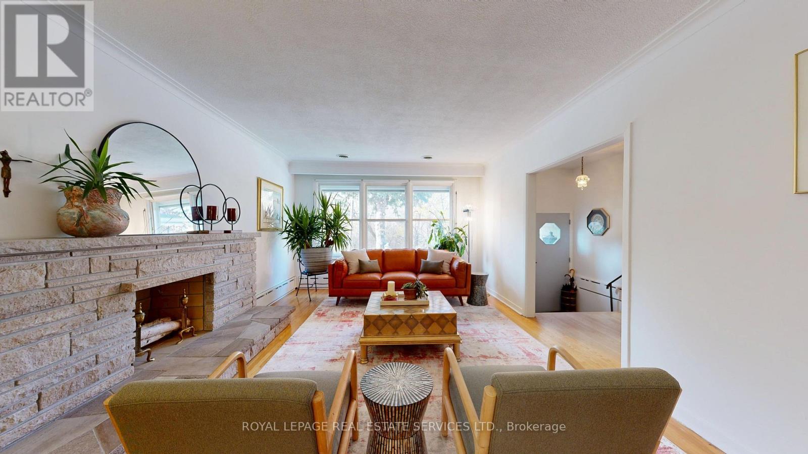 15 Cosmo Road, Toronto, Ontario  M8X 1Z3 - Photo 7 - W12565390