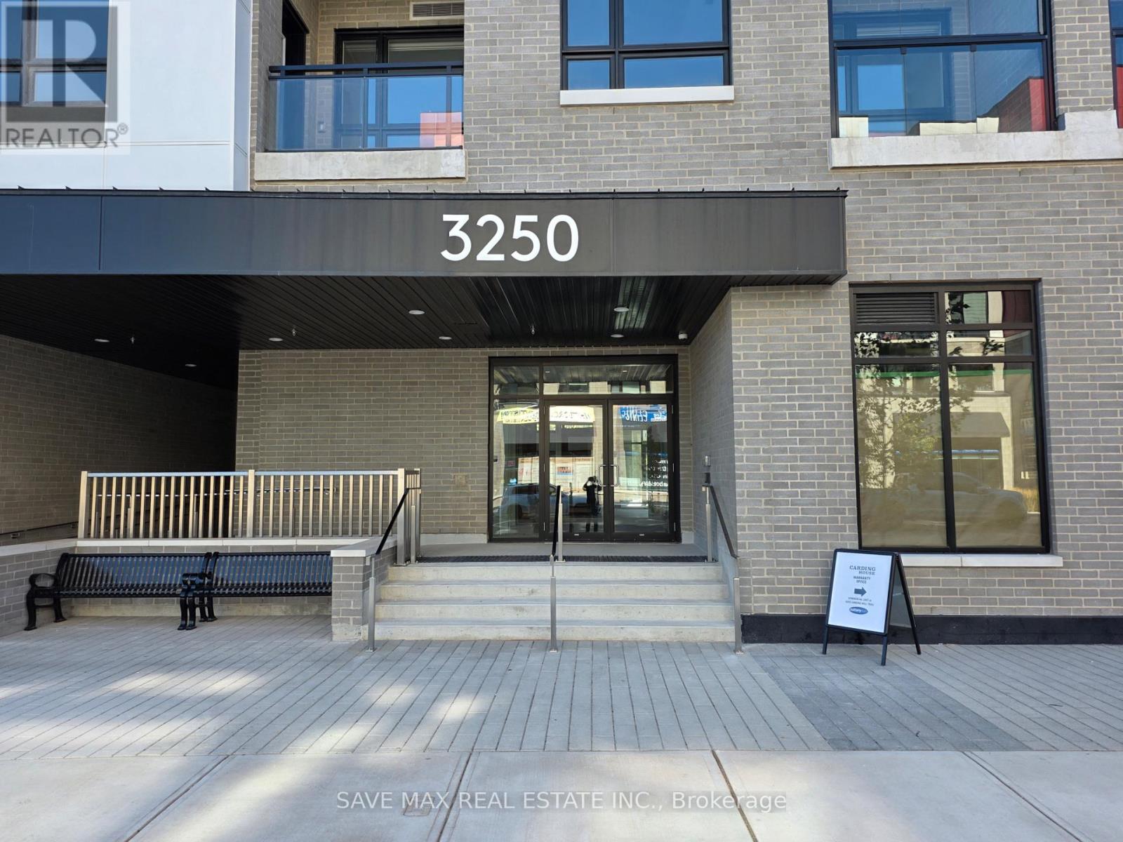 211 - 3250 Carding Mill Trail, Oakville, Ontario  L6M 1L3 - Photo 2 - W12565392